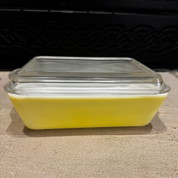 Vintage Pyrex Primary Colors Refrigerator Glass Dishes With Lids - Picture 2 of 15